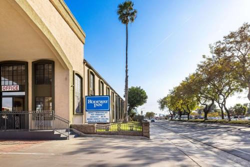 Santa Ana Hotel | Rodeway Inn Santa Ana - Garden Grove