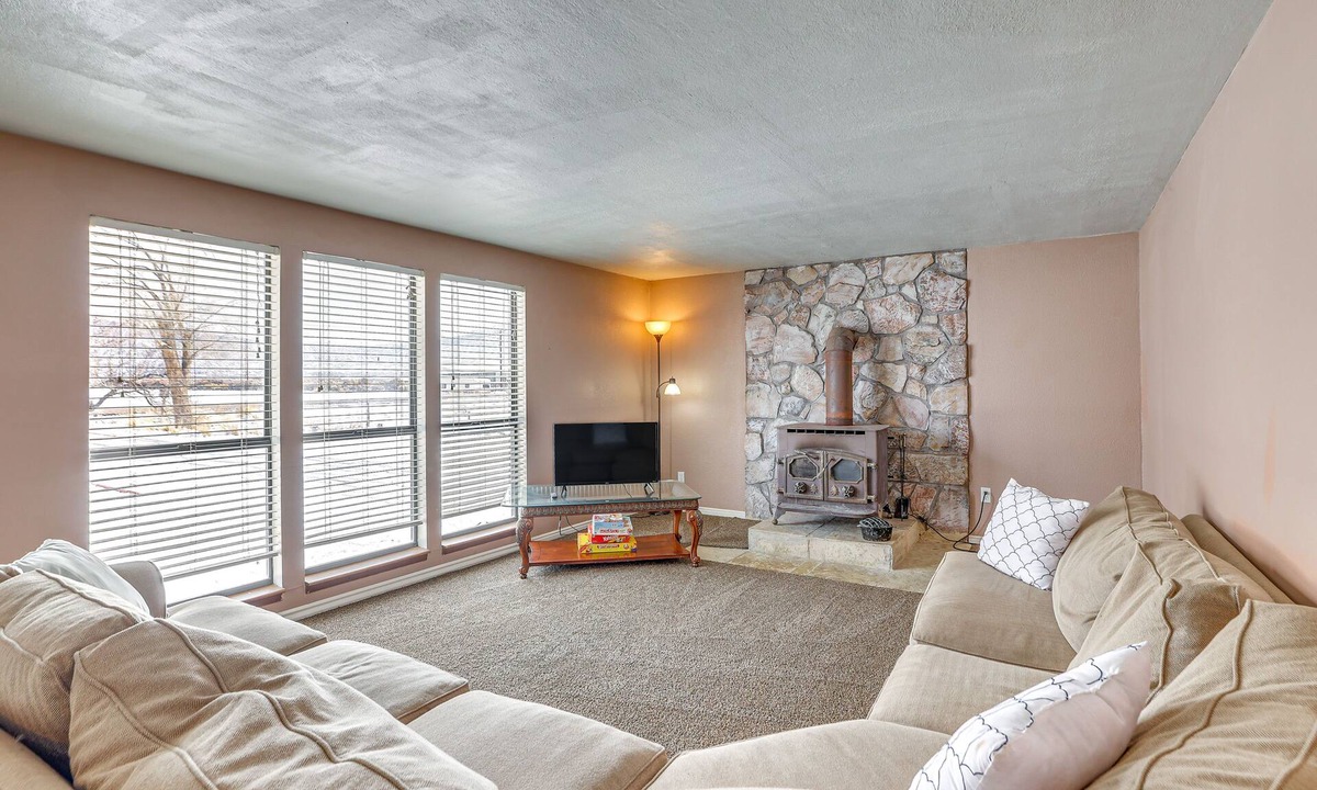 Cedar City Cottage | Roomy Cedar City Home: Fenced Yard, Pets Welcome!