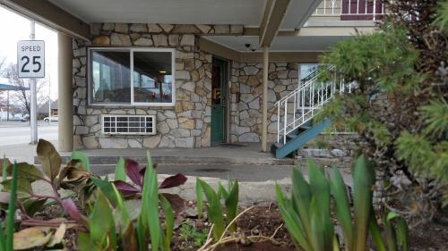 La Grande Hotel | Royal Motor Inn