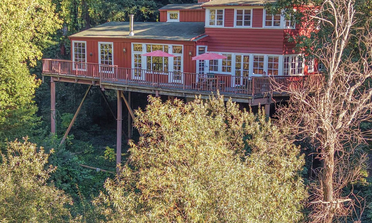 Hacienda House | Russian River Retreat: Private Beach & DogFriendly