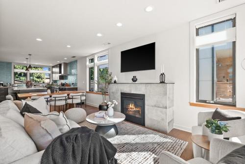 West End House | Ruston Luxe House, 3 Bed 3 Bath, NEW Home in Ruston, WA