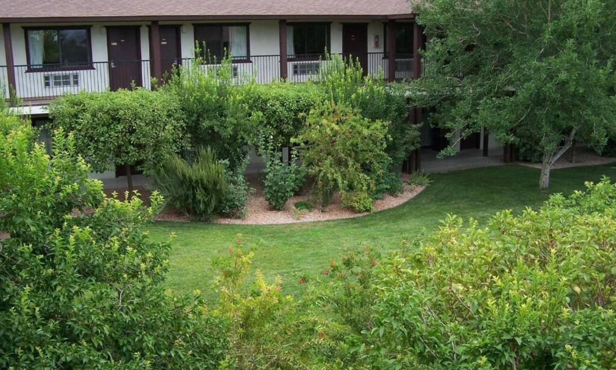 Pahrump Hotel | Saddle West Hotel and Casino and RV Park