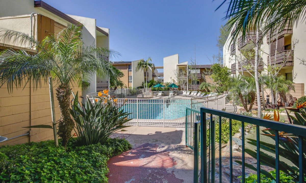 Mission Valley West Apartment | San Diego Studio w/Pool Access, 5 Mi to Comic-Con