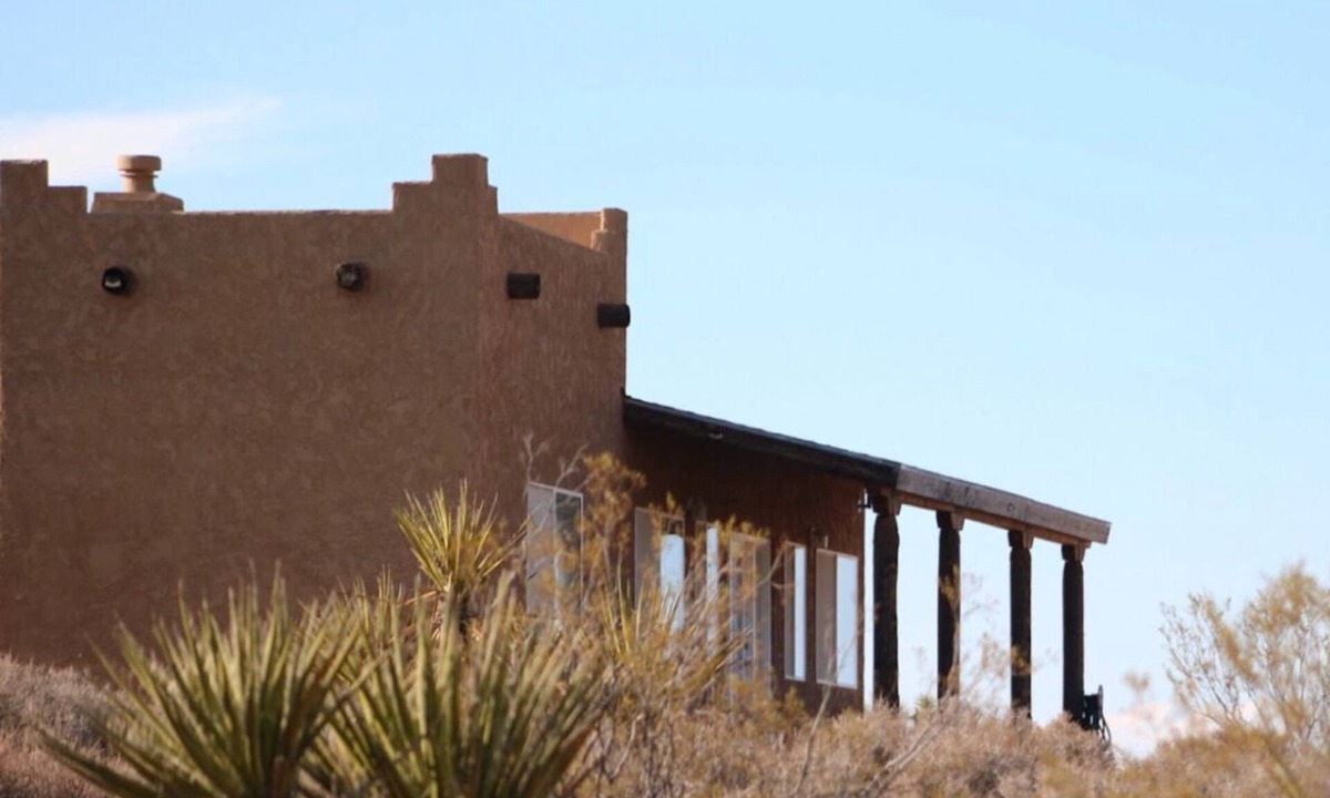 Meadview House | Santa fe home at Grand Canyon West Meadview 4+
