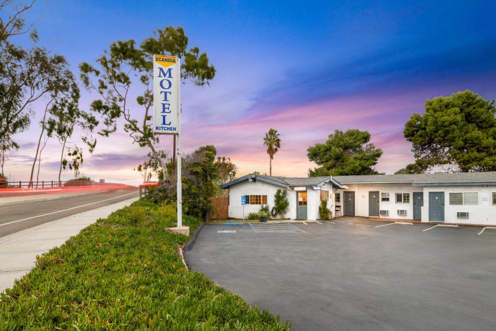Carlsbad Village Hotel | Scandia Motel