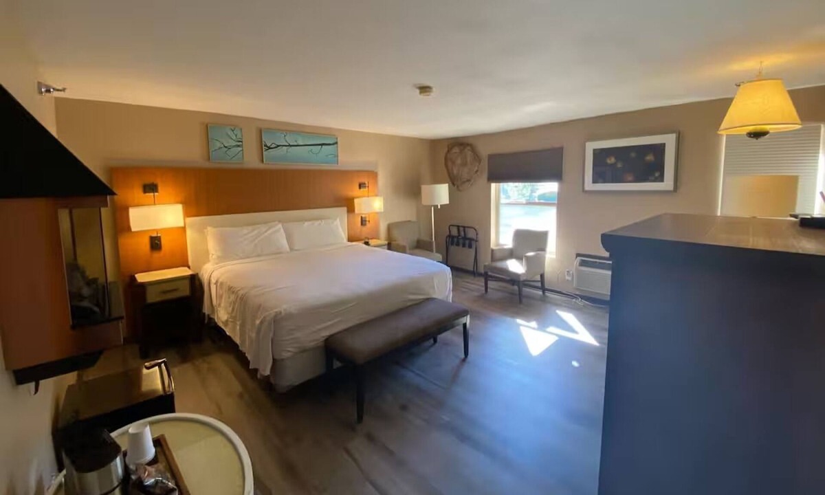Mount Charleston Hotel | Scenic Escape w/Entertainment, Pet Access, Free Parking & Seasonal Fun