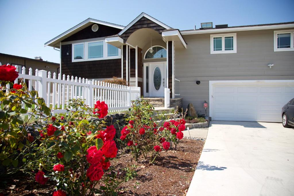 West End House | Scenic Lake View Home