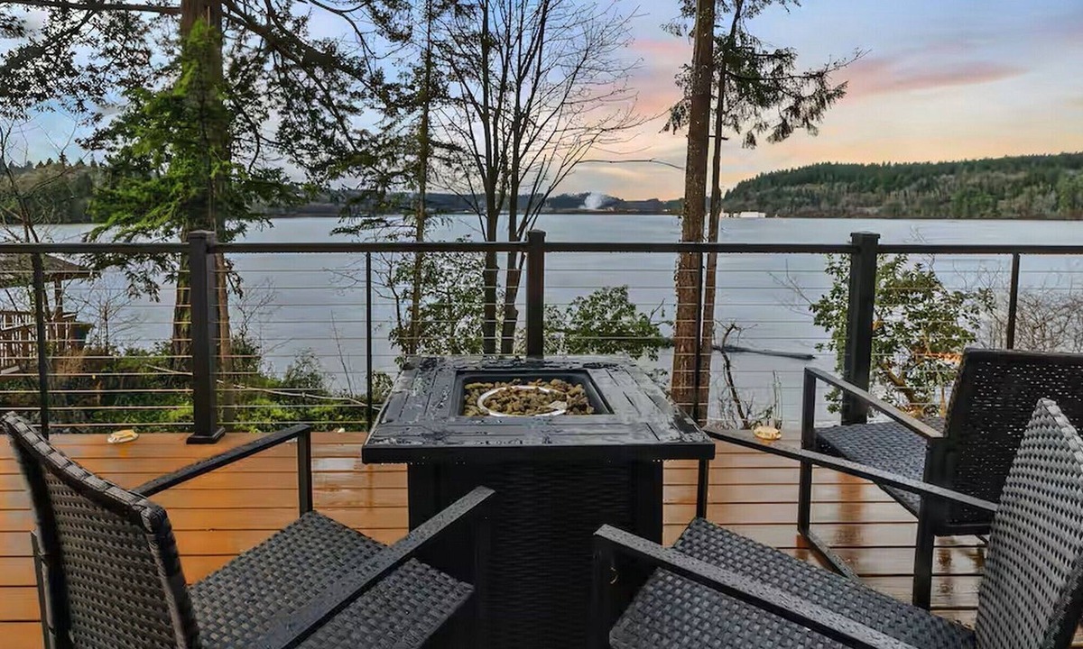 Agate House | Scenic New Built Waterfront Cabin on Hammersley Inlet Olympic Peninsula