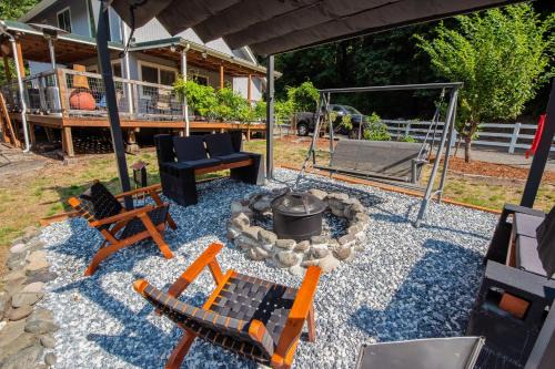 Kalama House | Scenic Views! Riverfront Kalama Home, Pets Welcome