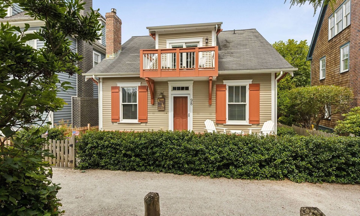 Seabrook House | Seabrook's Coyote Cottage, a 4-bedroom, oceanview home!