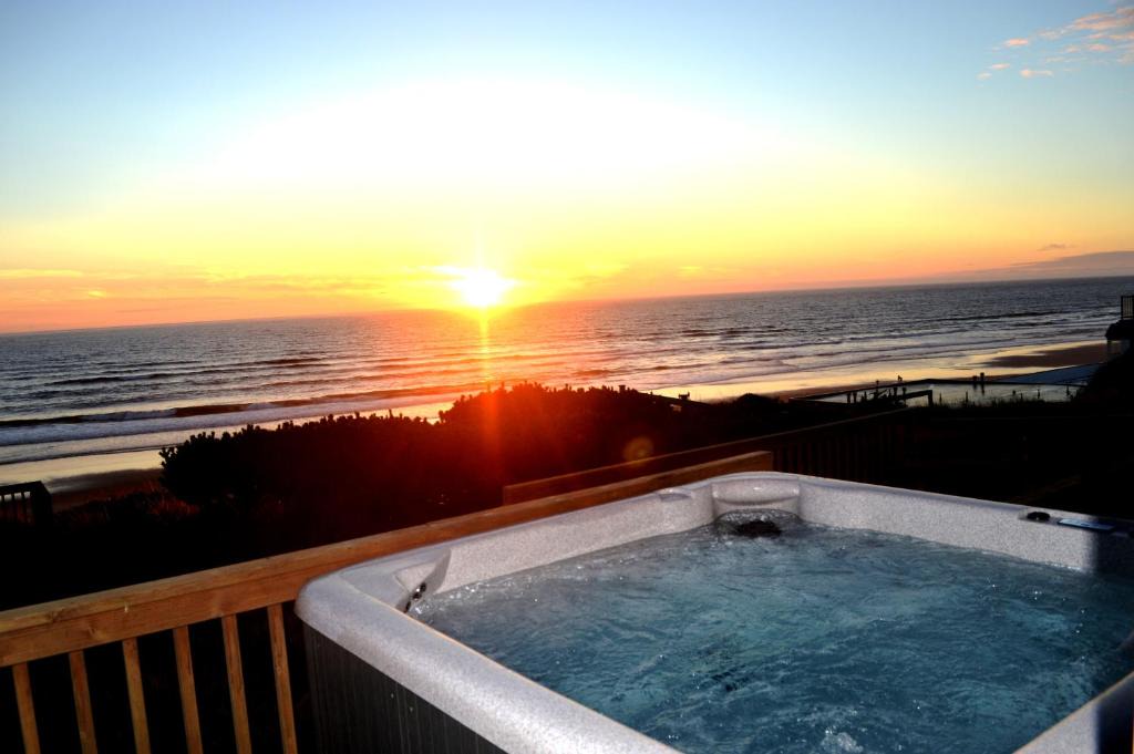 Lincoln City House | Seas the Day