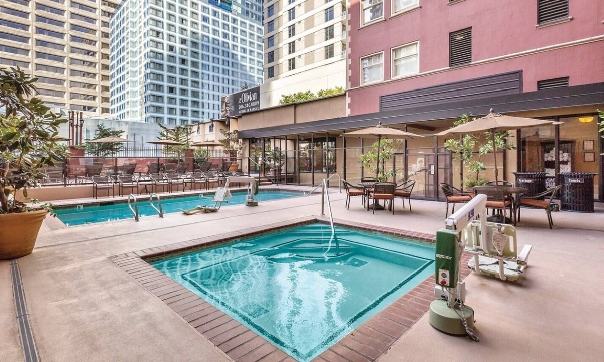 Downtown Seattle Resort | Seattle | Hotel Style City Stay | Gym + Walkable