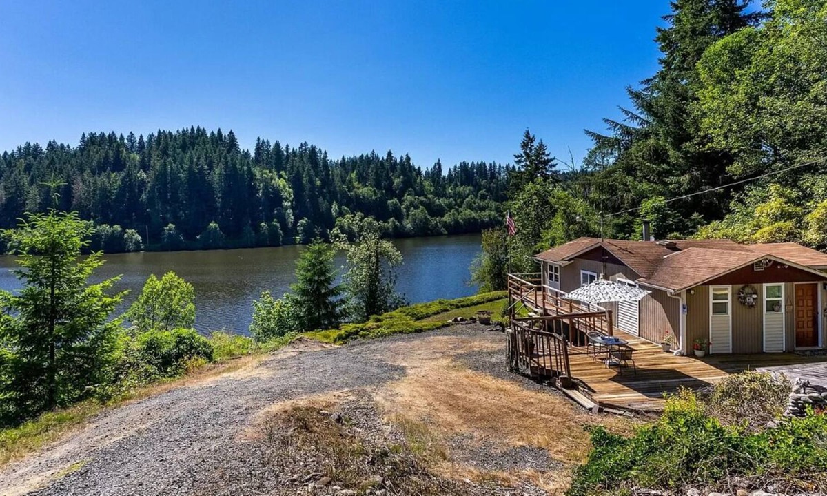 Eatonville Cabin | Secluded cabin on Ohop Lake near Mt. Rainier. Pet Friendly!