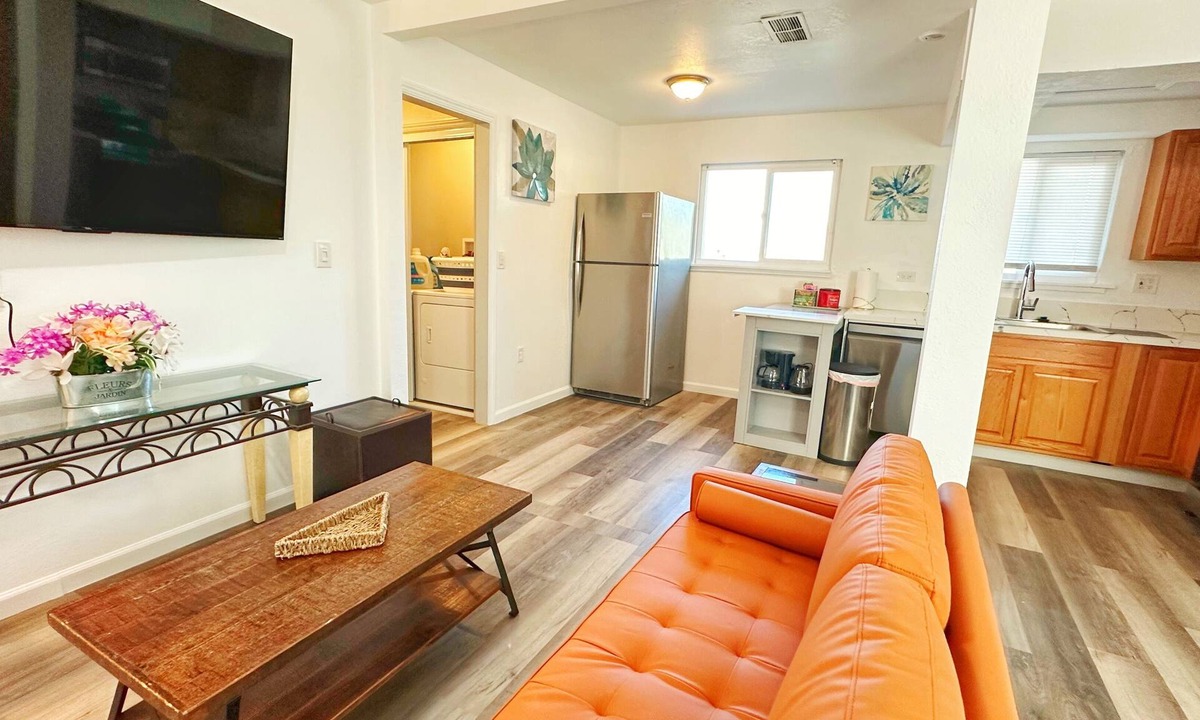 Woodlake Apartment | Sequoia Cozy Nest in fabulous Woodlake with WiFi, AC