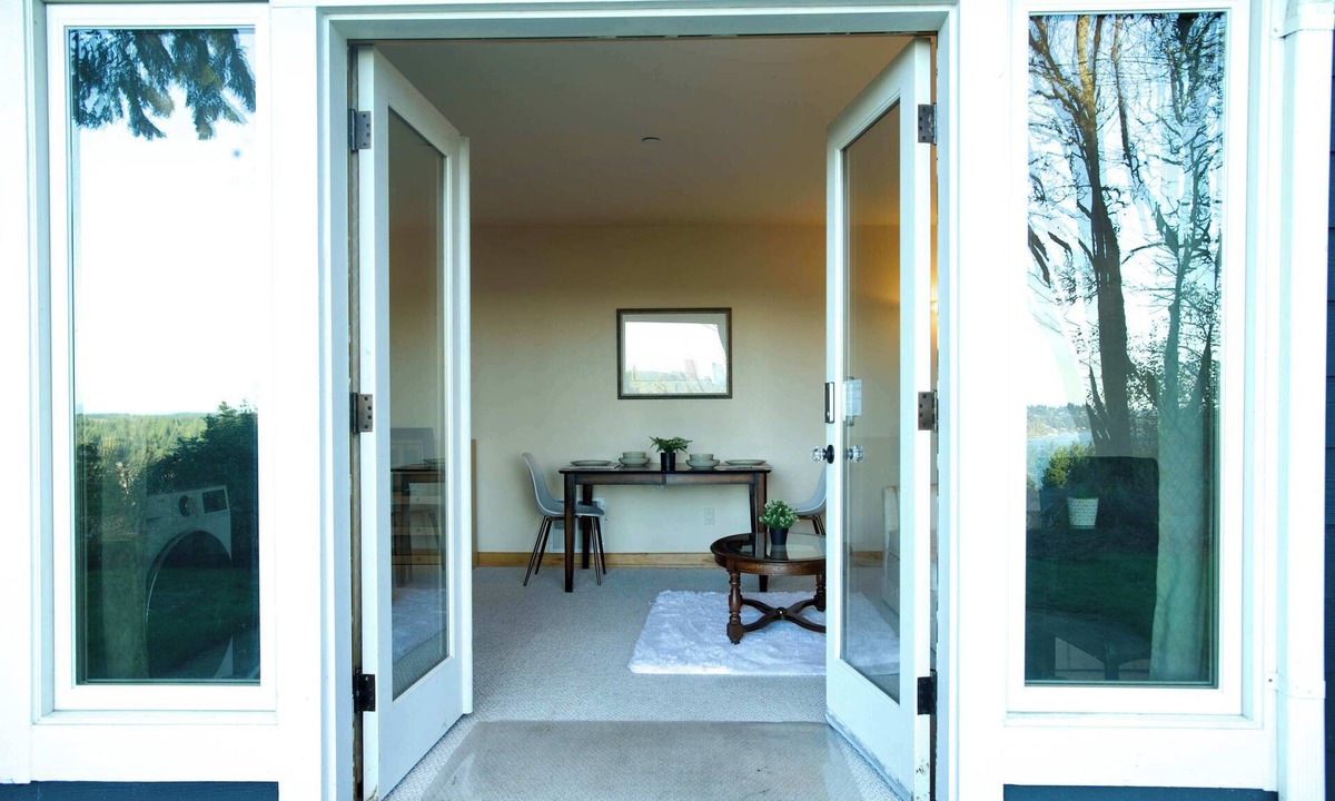 Mercer Island House | Serene King Suite Retreat on Quiet Mercer Island