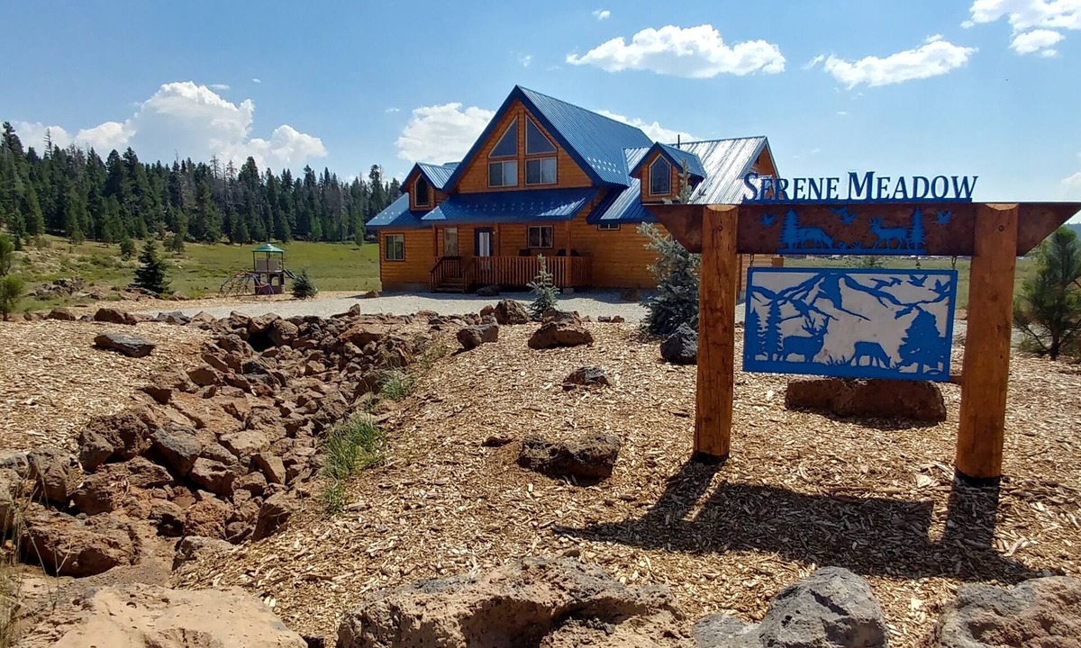Duck Creek Village Cabin | SERENE MEADOW 3bdrm BEAUTIFUL/RELAXING CABIN RIGHT IN THE MEADOW OF DUCKCREEK.
