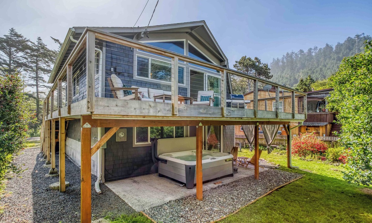 Arch Cape House | Serene, Updated Home Half-Block to Arch Cape Beach has Furnished Deck, Hot Tub!
