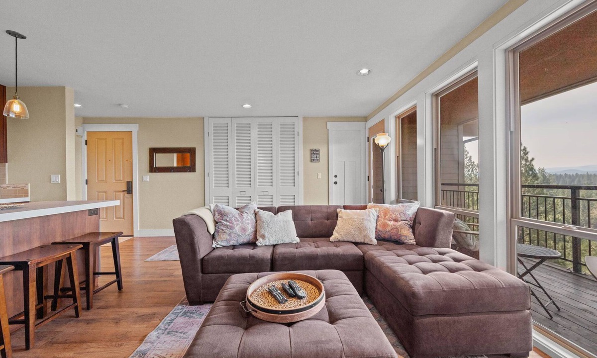 Bend Condo | Seventh Mountain Resort Top Floor View Condo, Close to Outdoors, Close to Bend