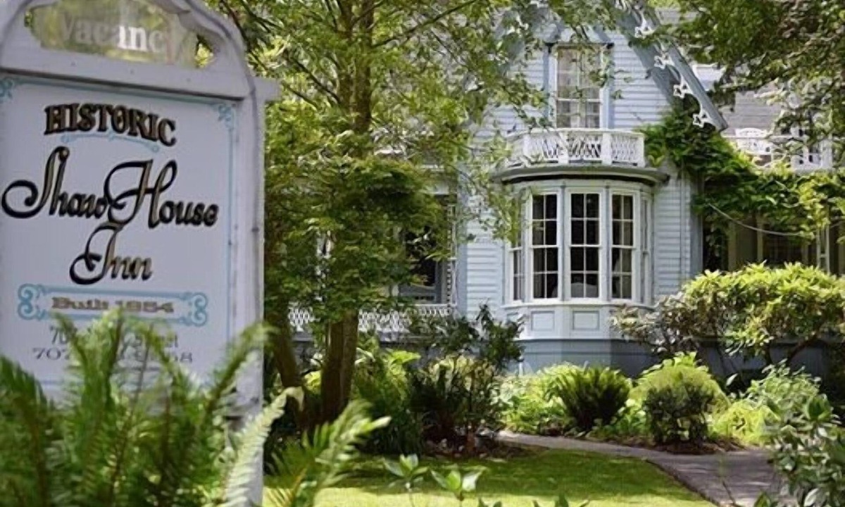 Ferndale Bed & Breakfast | Shaw House Inn