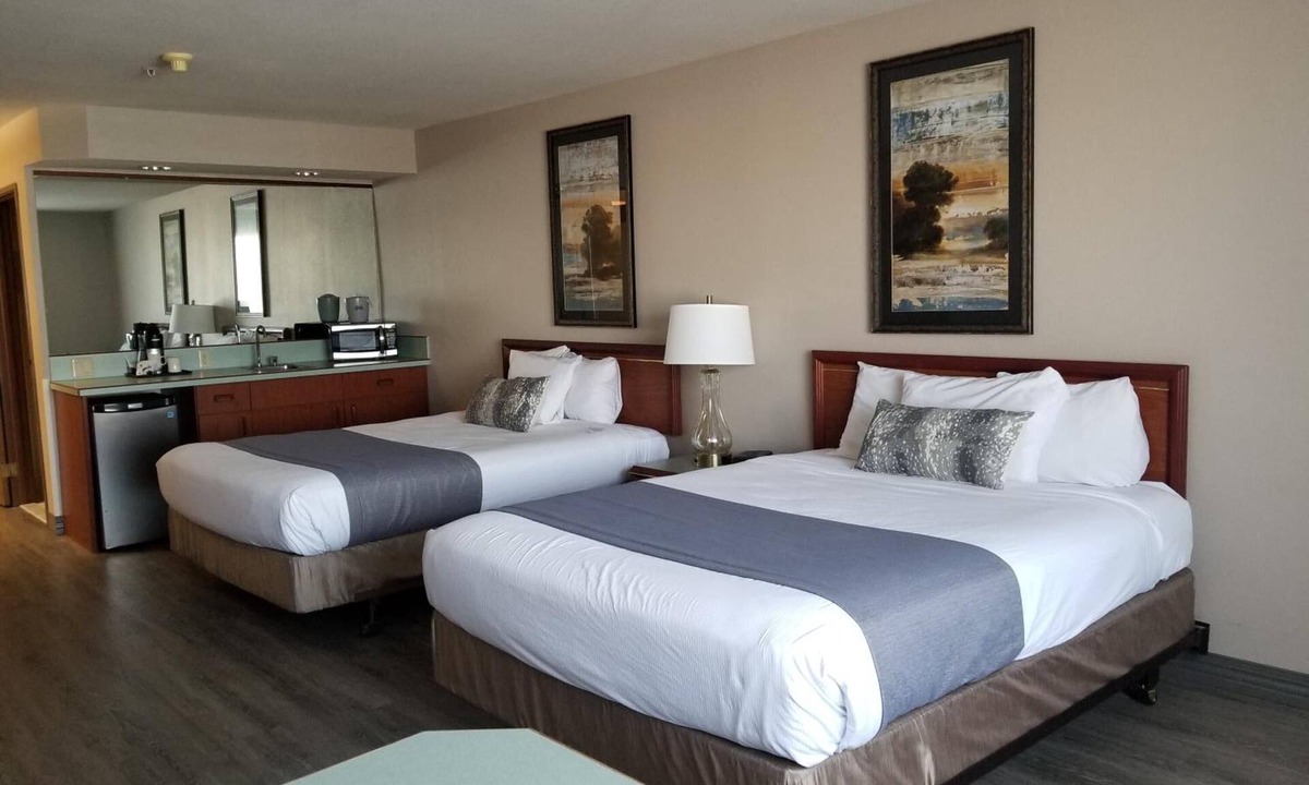 Salem Hotel | Shilo Inn Suites - Salem