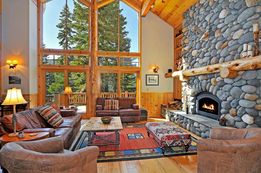 Olympic Valley House | Sierra Crest at Palisades Tahoe - Secluded Luxury 5BR 5 BA w Wood Fireplace