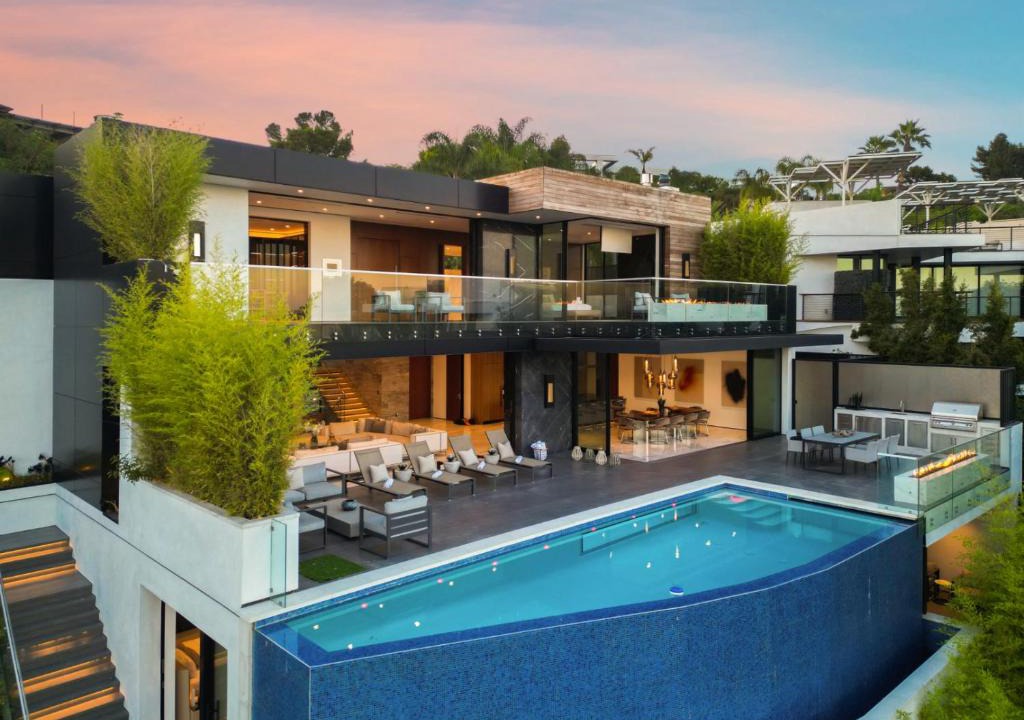 The Bird Streets Villa | Sierra Mar