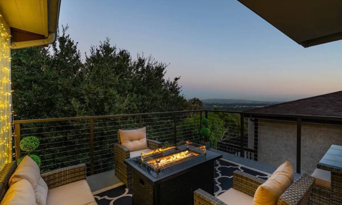 Sierra Madre House | Sierra Tree Haus - STUNNING VIEWS!, Walk to Trails & Cafe, EV Charge, Slf Checkn