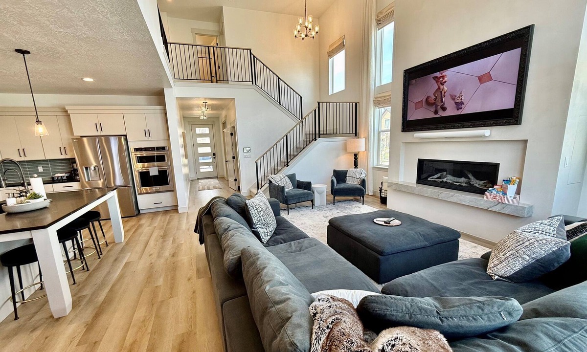 Lehi House | Silicon Slopes Getaway | 2 Kitchens + Private Yard