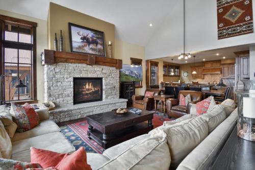 North Park City House | Silver Star #18 - 4 Bed Cottage w Spa