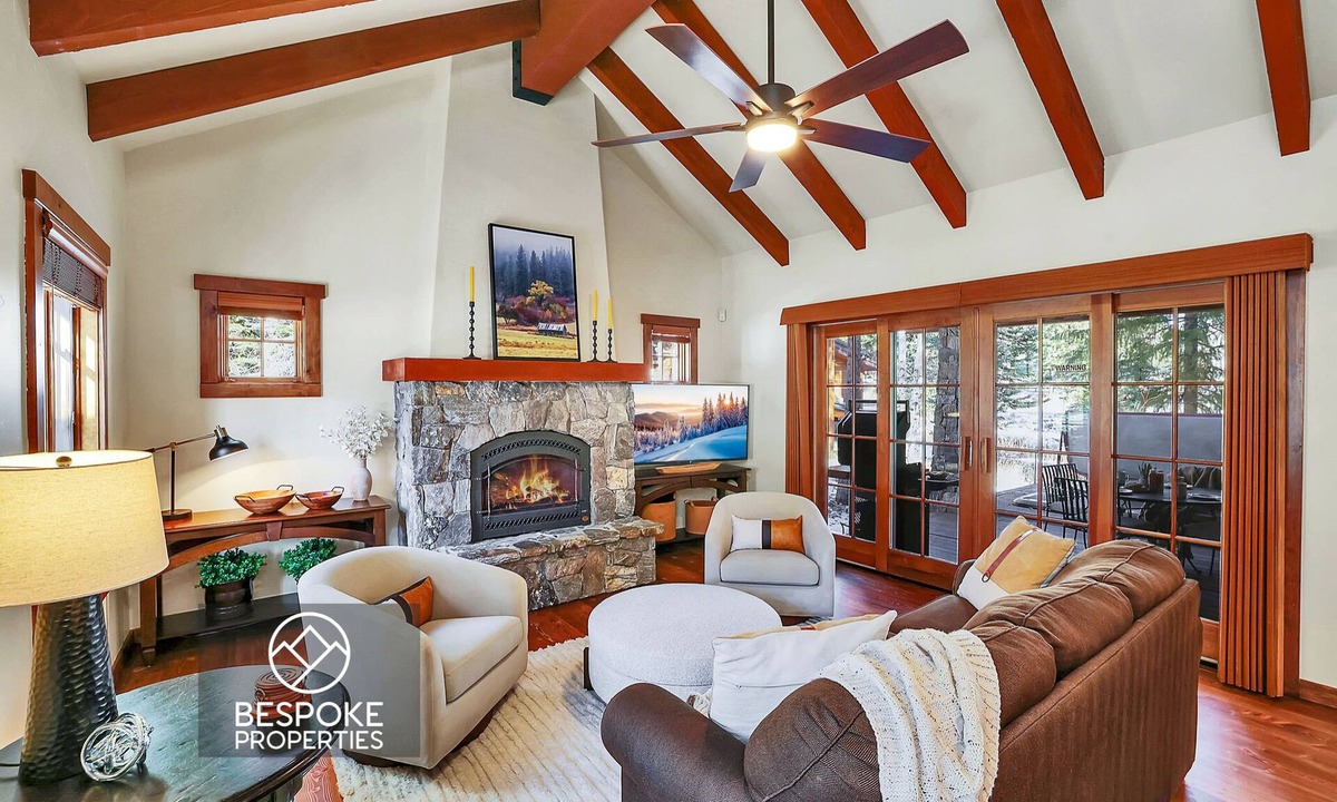 Tamarack Cottage | Ski in/out + golf course front, pet-friendly