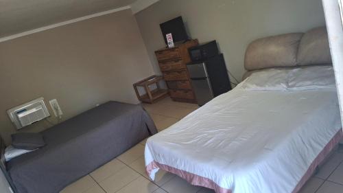 Sunrise Manor Hotel | Skyline Motel