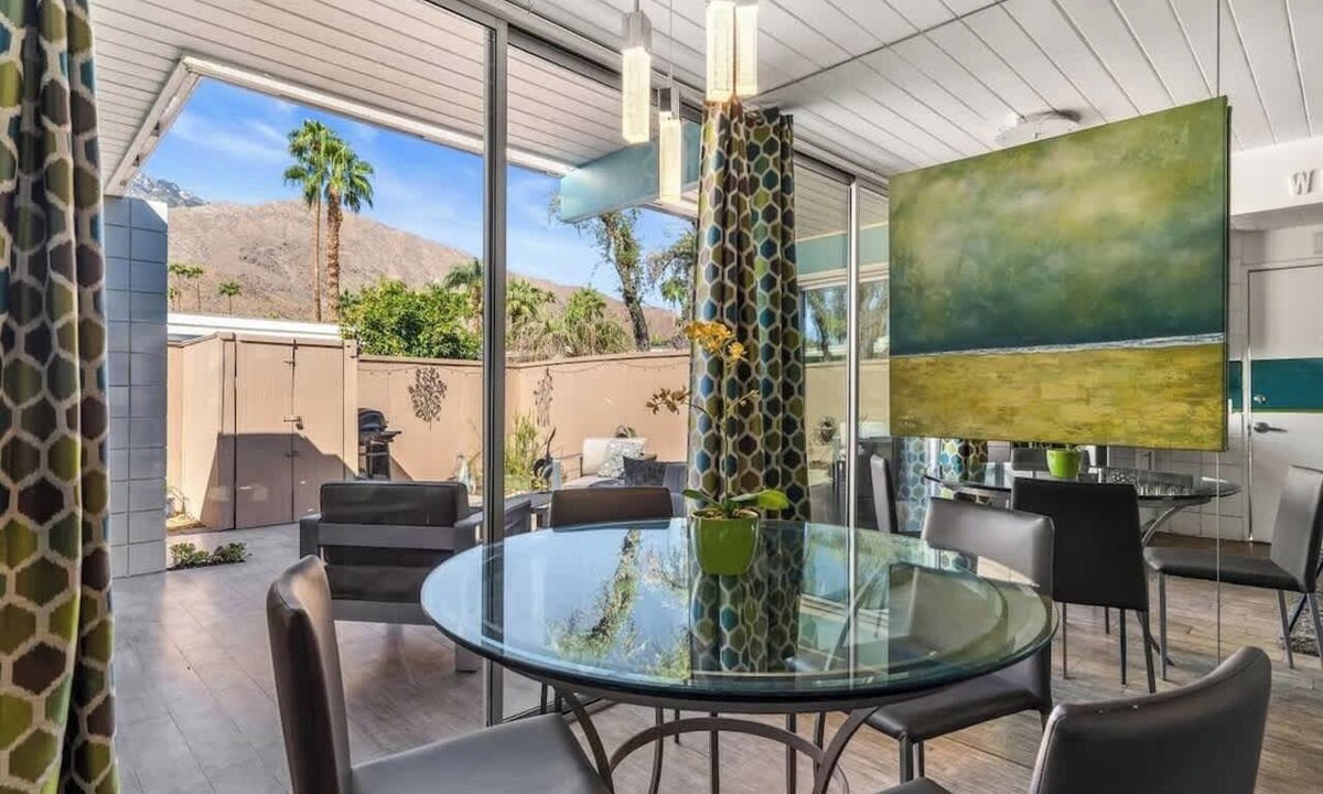 Twin Palms Condo | Sleek and Stylish Mid Century Condo