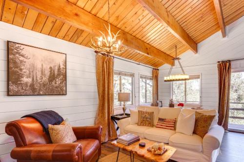 Arrowbear Lake House | ‘Snow Valley Hideaway’ Arrowbear Lake Retreat