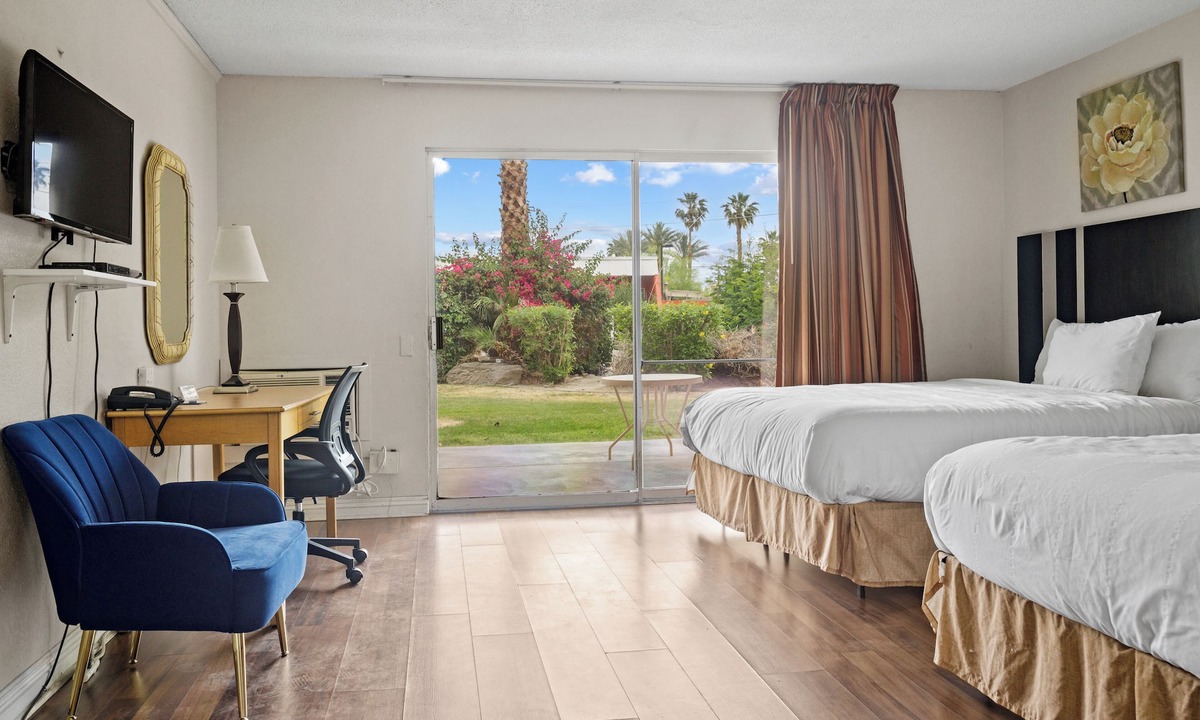 Cathedral City Hotel | Sol Springs Inn