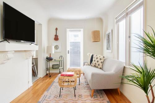 Downtown San Diego Hotel | Sonder The Bungalows