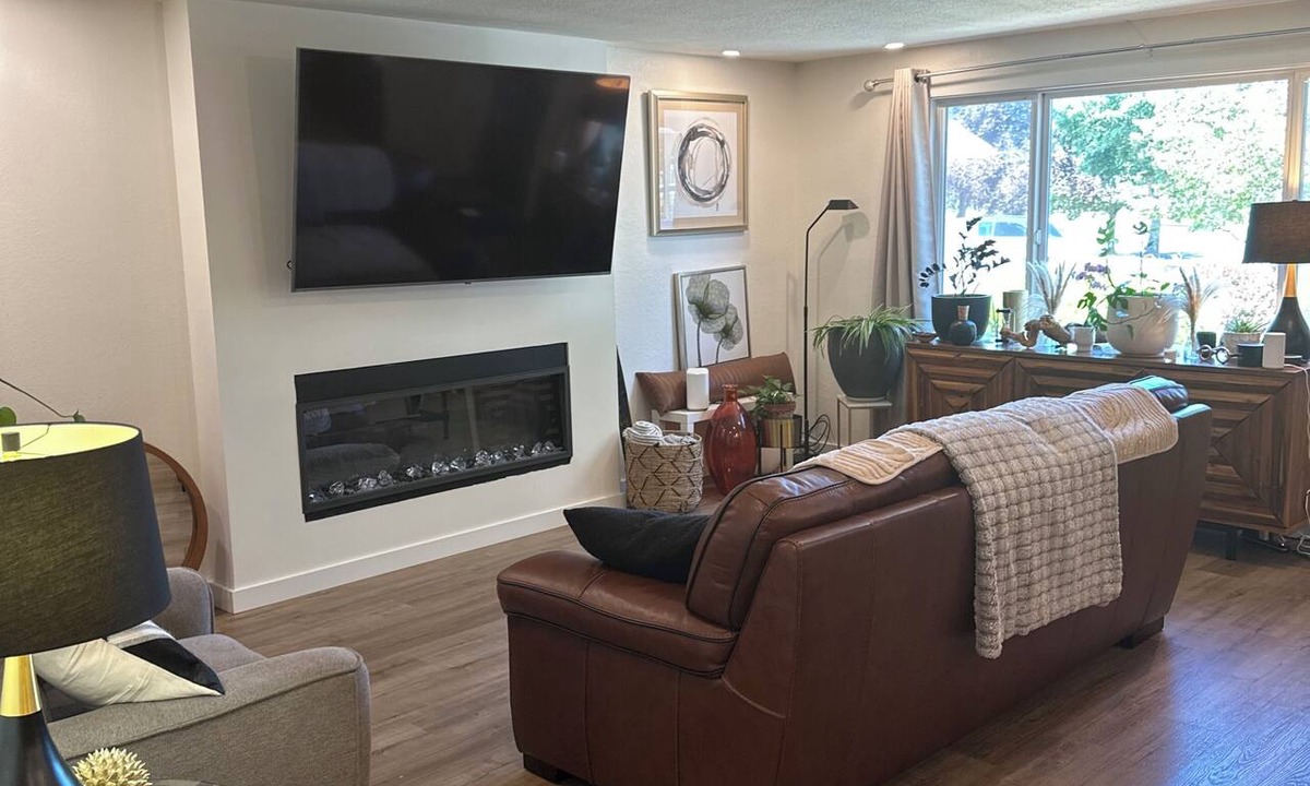 Springfield House | Soothing 2-bedroom house with AC in charming Springfield