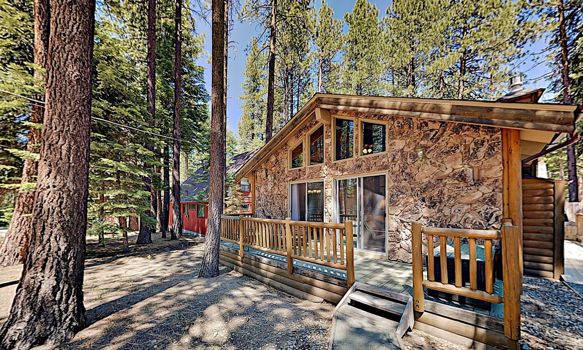 Pioneer Trail Cabin | South Tahoe Cabin Near National Forest Hiking, Heavenly Skiing & Beaches!