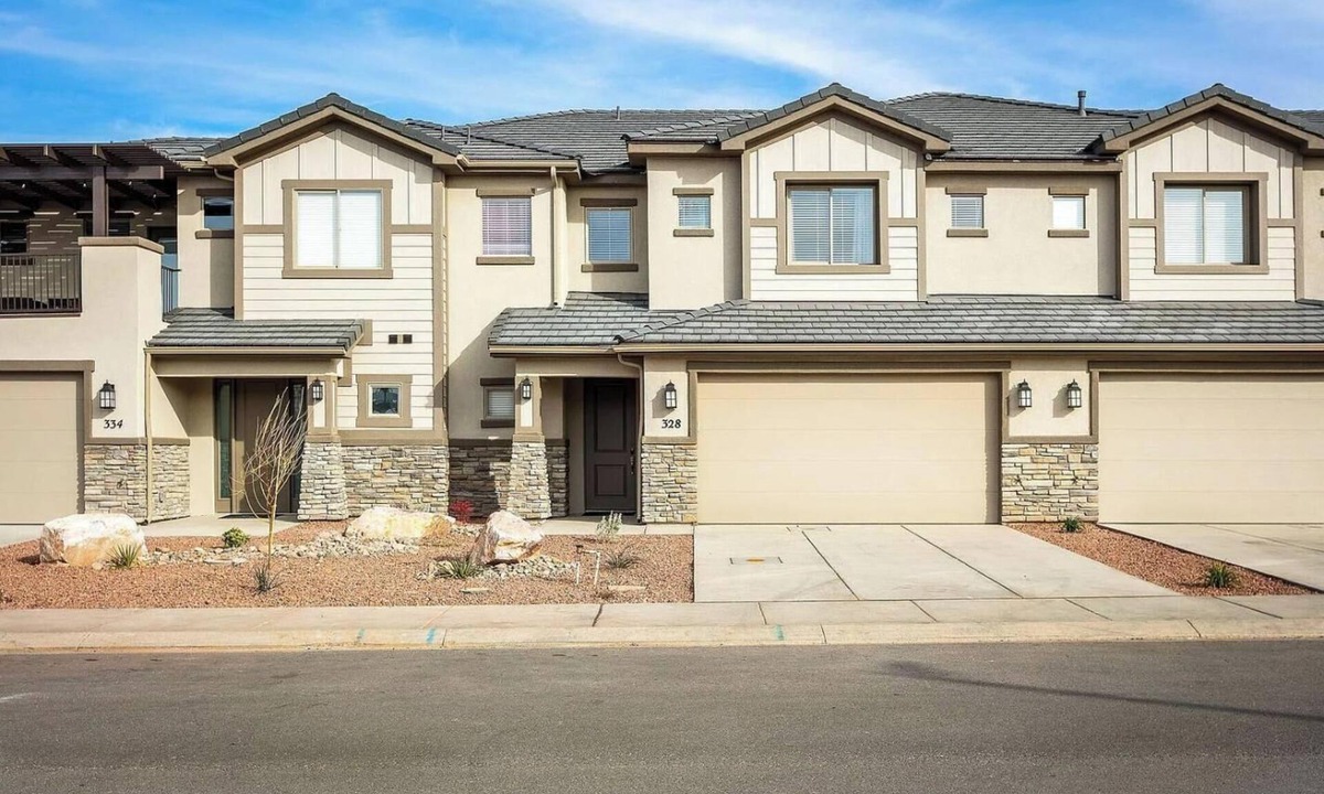 Hurricane House | Southern Utah 9BR/26-Guest Luxury Estate