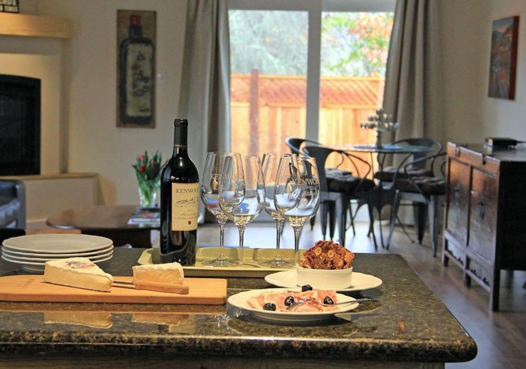 Kenwood Apartment | Spa, Bocce, BBQ Kitchen, Wineries