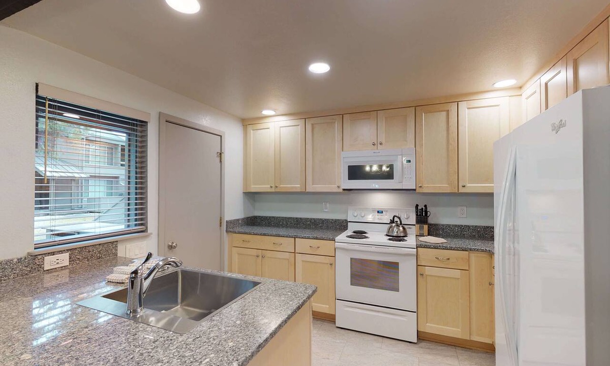 Tennis Village Condo | Spa-Side Escape with Access to Exclusive Golf