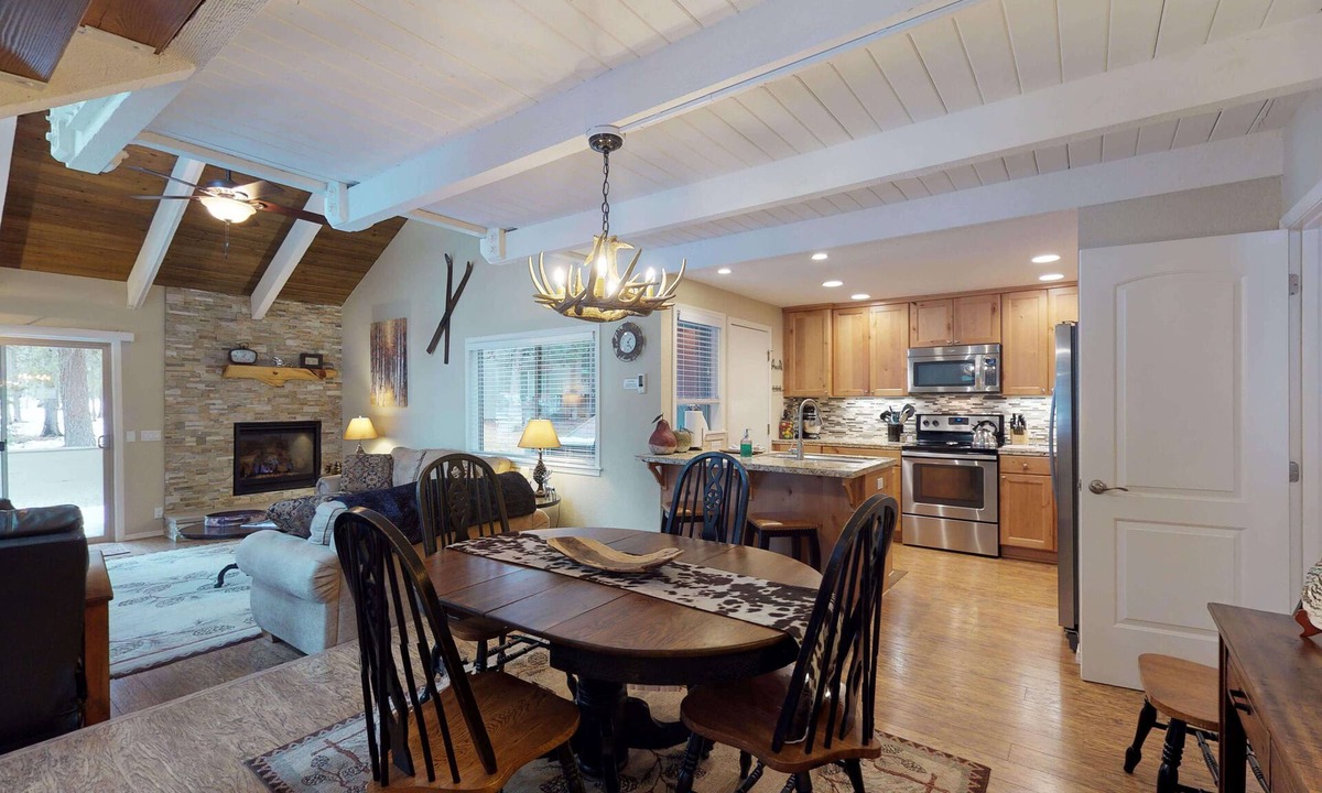Tennis Village Condo | Spa Side Oasis with Access to Exclusive Golf