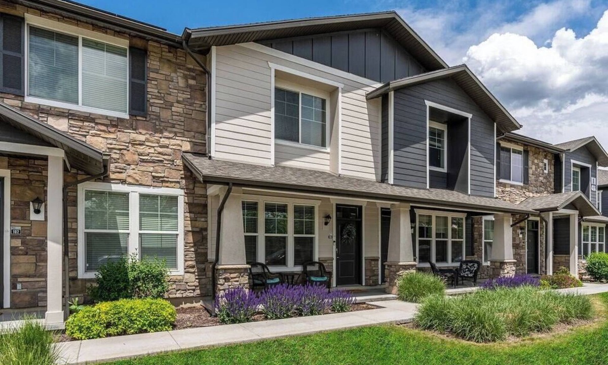 Draper House | Spacious 2-Story, Pet&Fam Friendly, WFH, Gym&Pool
