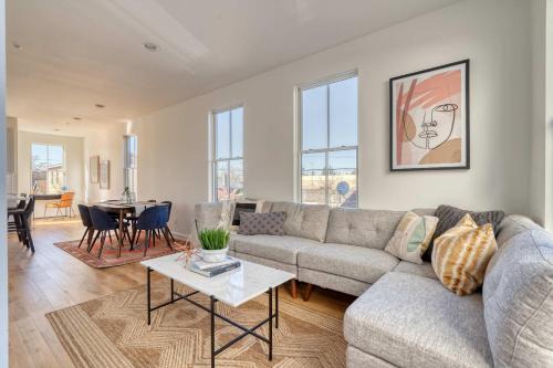 North Tabor House | Spacious 2BR - New Luxury Townhouse Stay