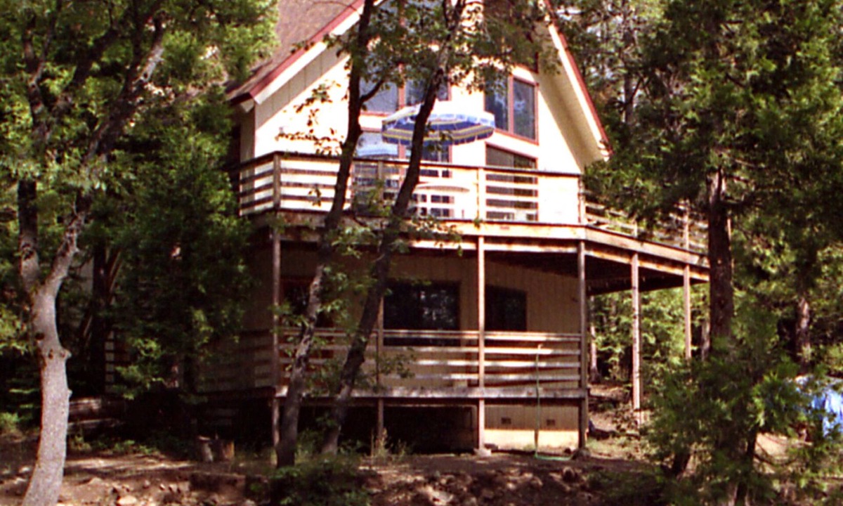 Long Barn Cabin | Spacious 3-Level, 2 BR Plus Loft Mountain Home