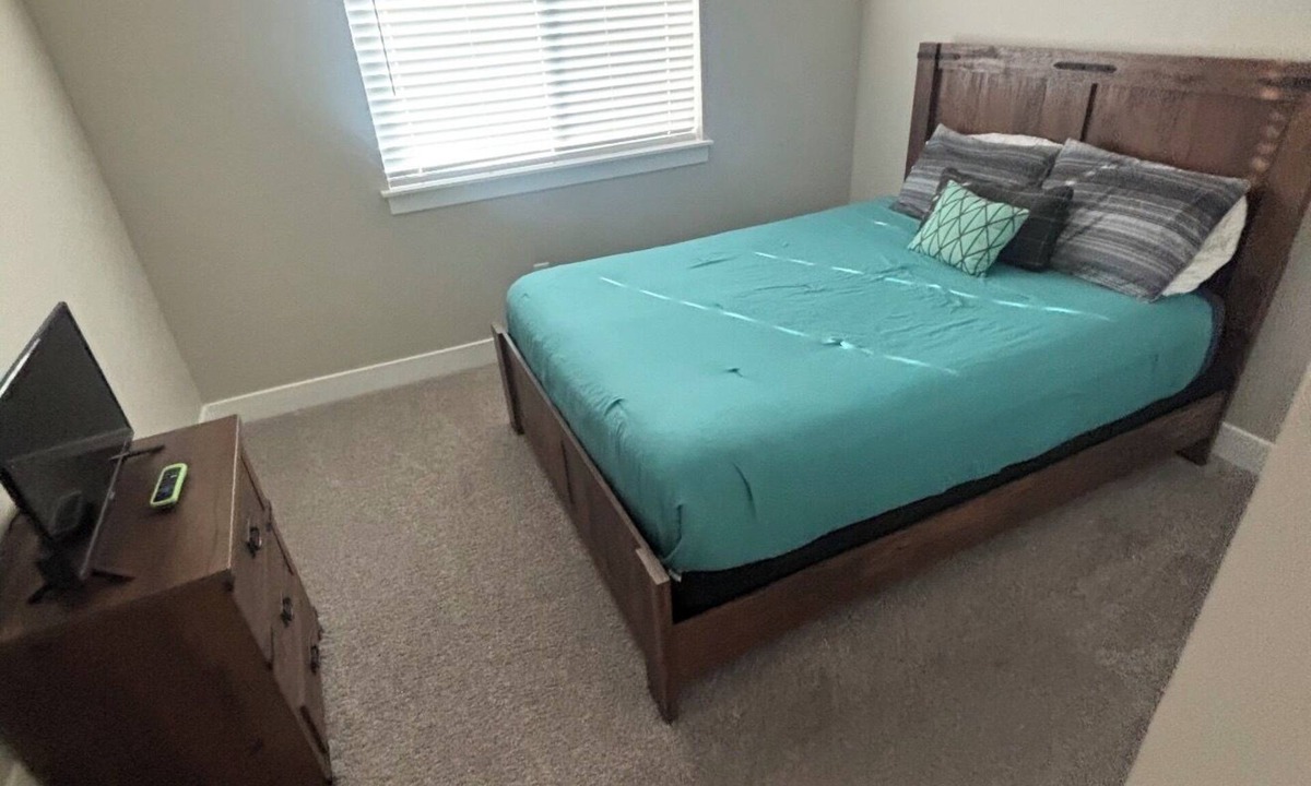 Cedar City House | Spacious cozy home with all the amenities.