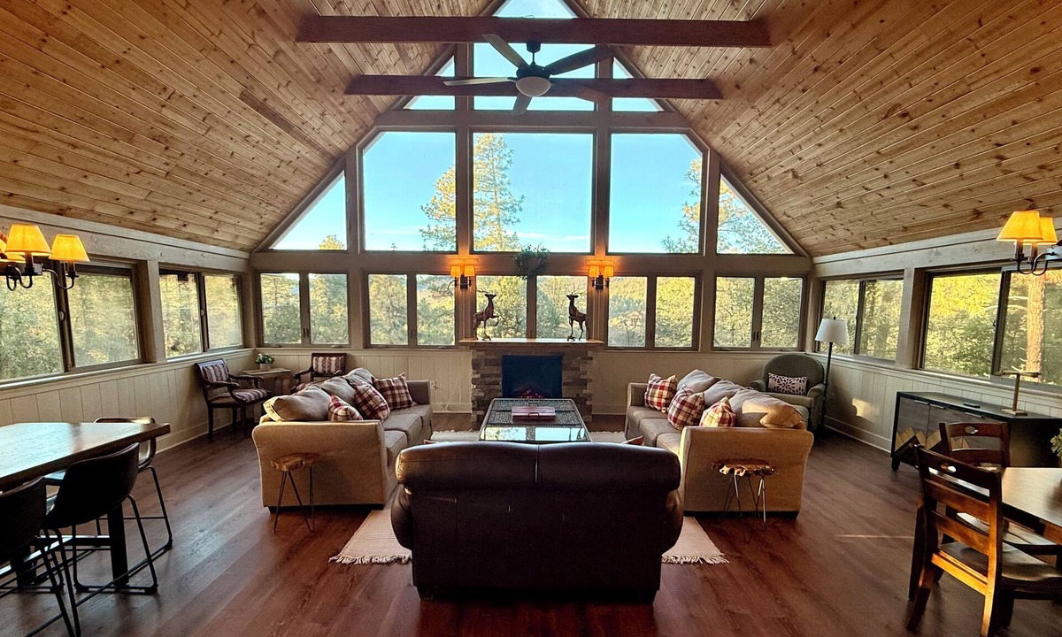 Highland Pines Cabin | Spacious Forest View Prescott Cabin with Game Room, Large Deck & Family Friendly