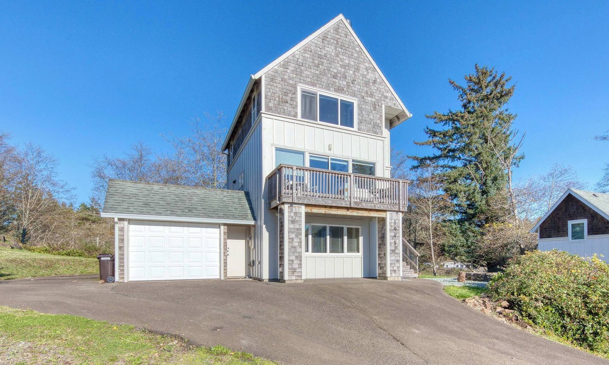 Netarts House | Spacious Homey Dog Friendly House with Fireplace and Beach and Ocean Views