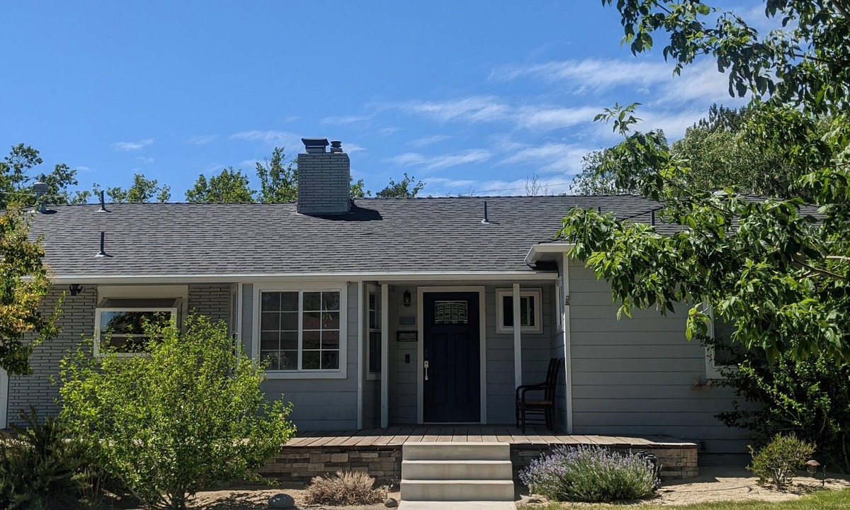 Reno House | Spacious house with great outdoor space- Close to everything!