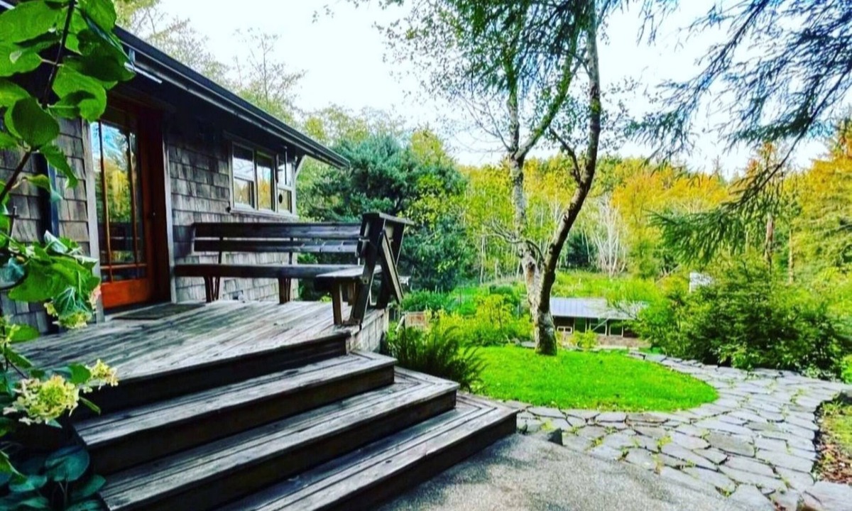 Port Orford House | Spacious HS w/Sauna-Game RM-Wifi-Basket Ball Walk to Beach! Gated- Private!
