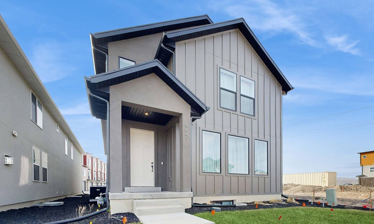 Park City House | Spacious, luxury multi-level home with en-suites, patio, balcony & hot tub